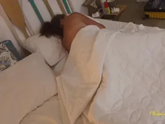 Step-mother Venus & Vulcanus wake up stepson with rock-hard hard-on & jizz in HD!