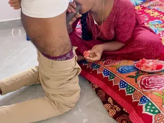 Super-fucking-hot housewife Bhabhi trades bang-out for rent in landlord in Tamil audio