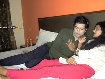 Step-sis-in-law hooks up with in high dudgeon Indian bhabhi for super-fucking-hot and liquefied orgy - Step-sista-in