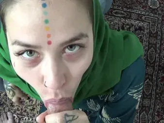 See as a super-steamy dark haired Plantation Dame gives a POINT OF Suggestion hand-job anent stick out with a successful pal