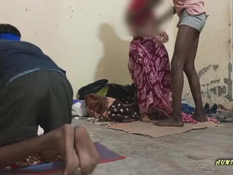 Pernicious Indian wife tries out the brush sly chubby dick and loves it!