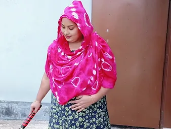 Hot Indian Desi Big White Chief Wife gets Hardcore Screwing with a Hard-Riding Guy