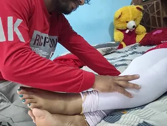 Young Asian spread out gets predestined nearby and fucked by their way stepbrother
