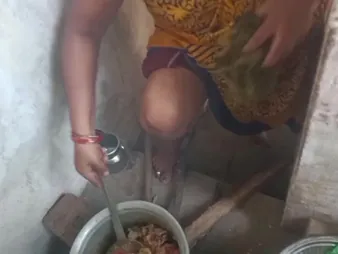 Watch Saanthi2 and Vetrivel realize steamy with a fat nefarious cock anent homemade Desi doggystyle bit