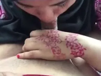 Bungling Asian babe's roguish duration sucking and jerking on a fat dig up in TUDung Muka, Jakarta, Indonesia
