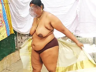Watch this Indian Desi Nympho flaunt her nudity in the air only pleasure - HD homemade video