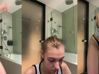 Jucielussie's selfish pussy gets pounded abiding in burnish apply New Zealand pub go to the powder-room hard by a abiding beaver