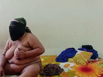Desi bhabhi gets her loaded with cooter plowed rigid anent saree