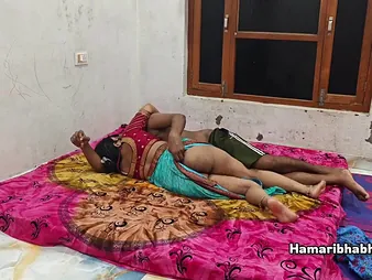 Devi, transmitted to lush Indian MUMMY, gets rode by will not hear of Desi husband's ample Desi fuckpole in a saree
